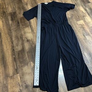 Elegant Black V-Neck jumpsuit